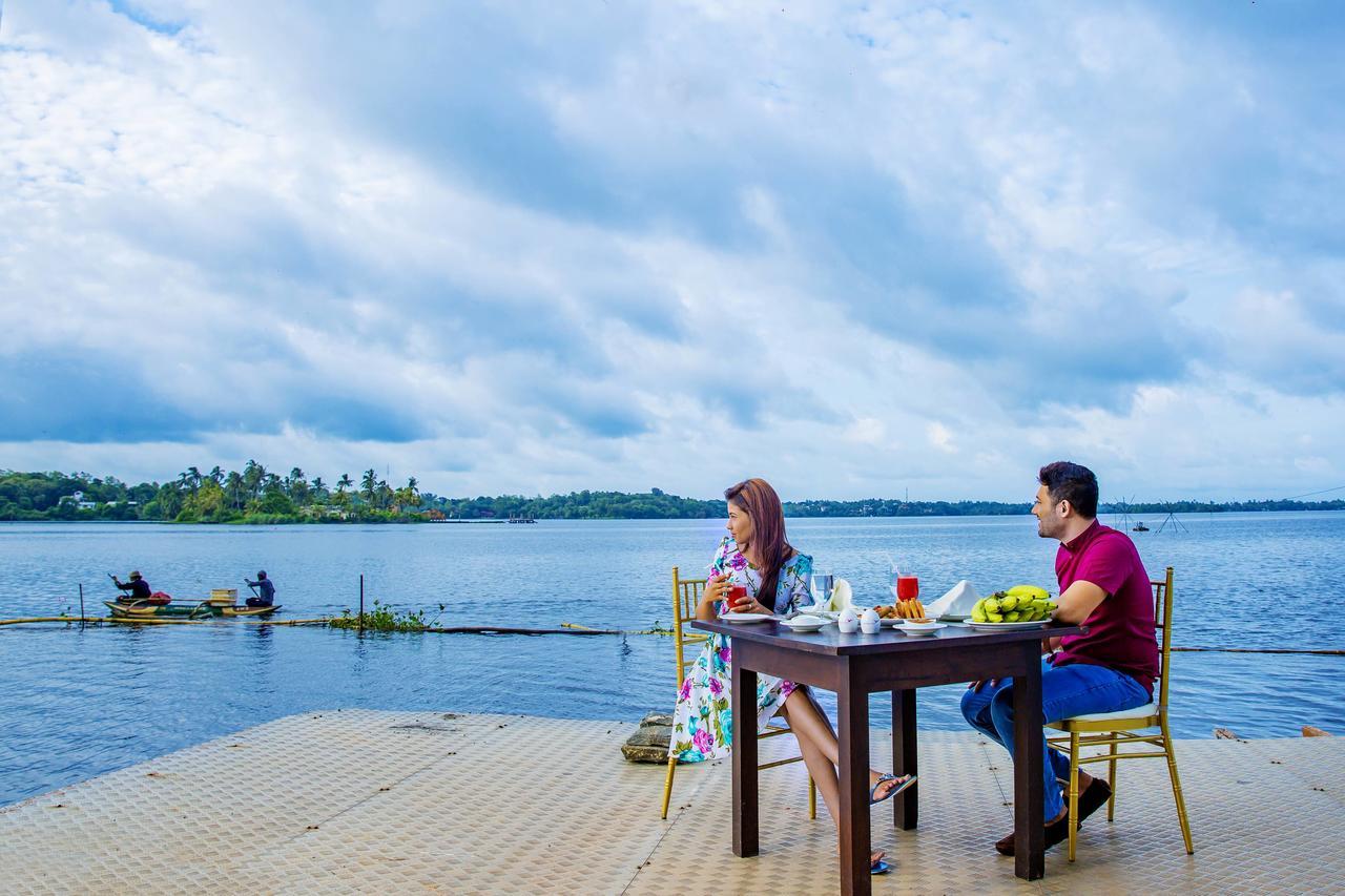 Thotupola Lakeside Hotel Piliyandala Exterior photo